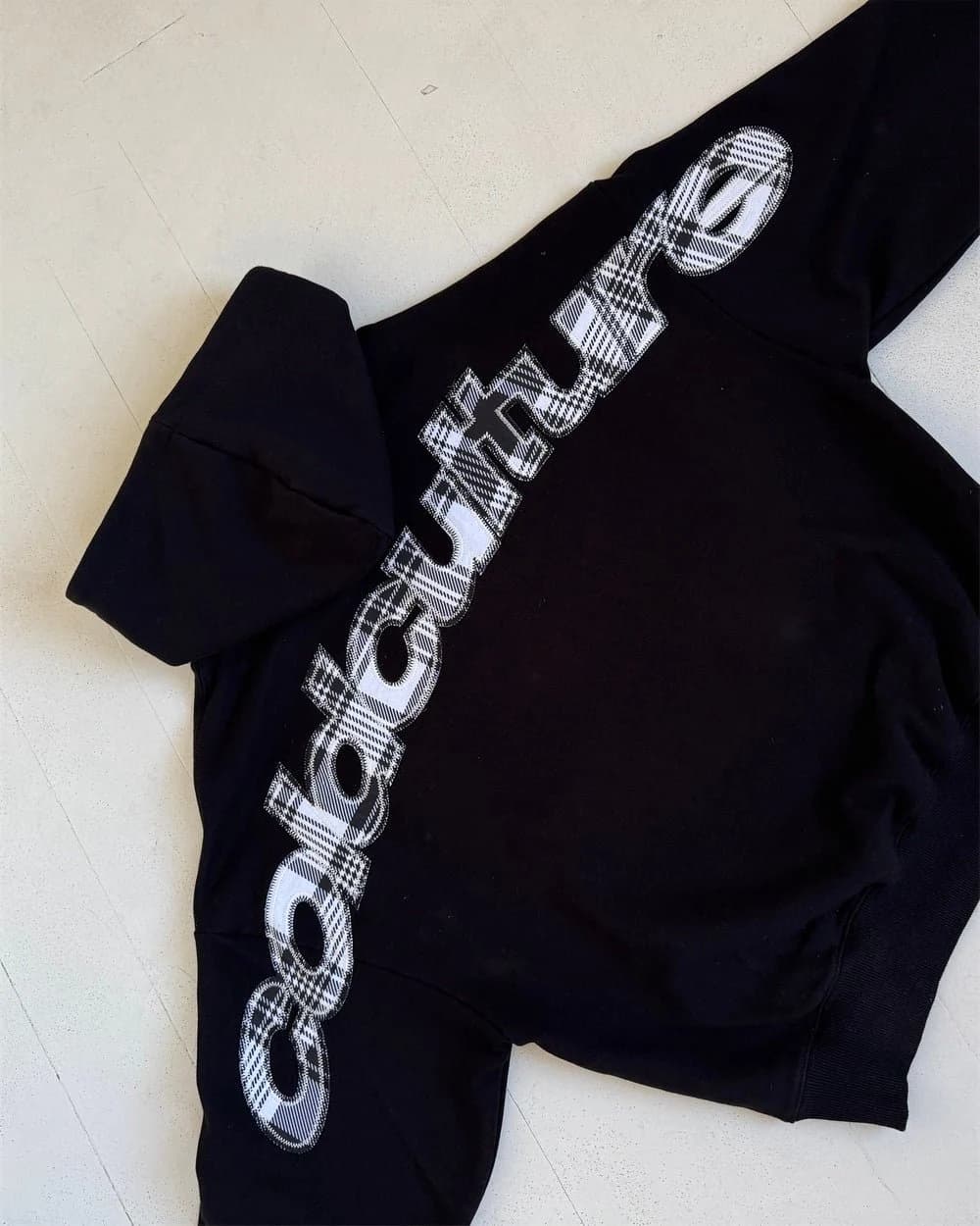 Curved Hoodie Black 11