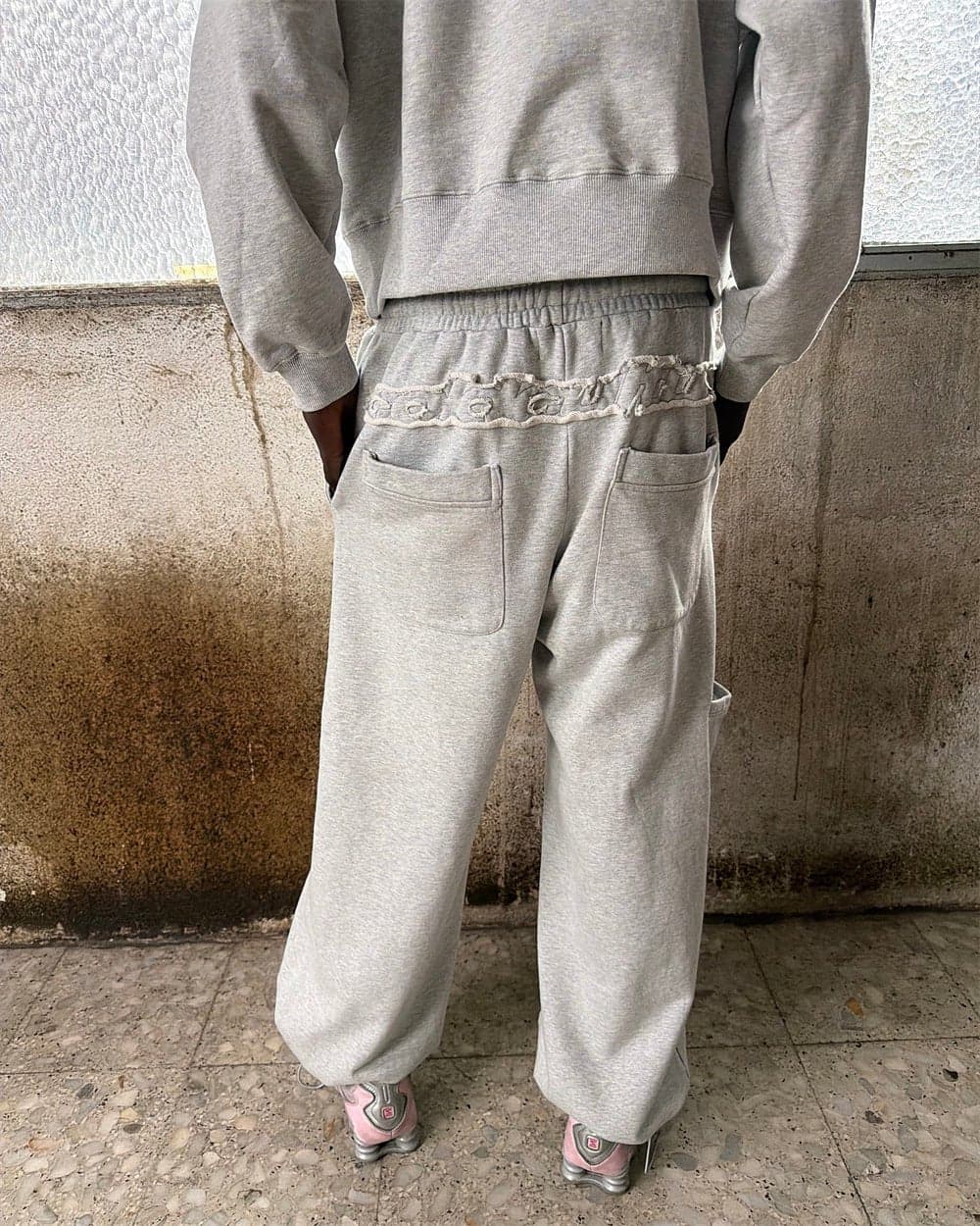 DISTRESS SWEATPANTS HEATHER GREY 11