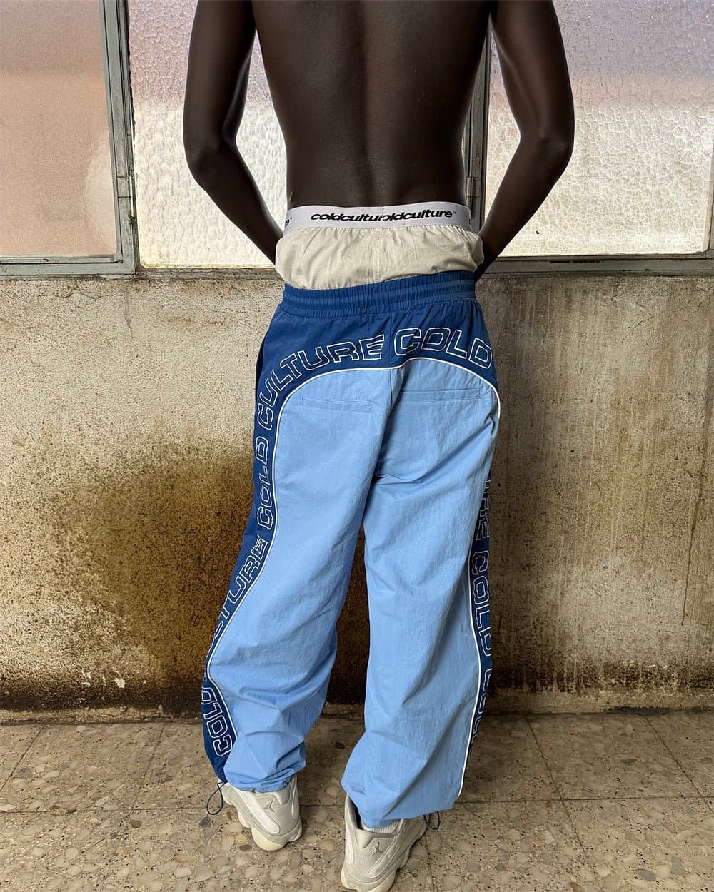 OVERCUT SWEATPANTS BLUE 11