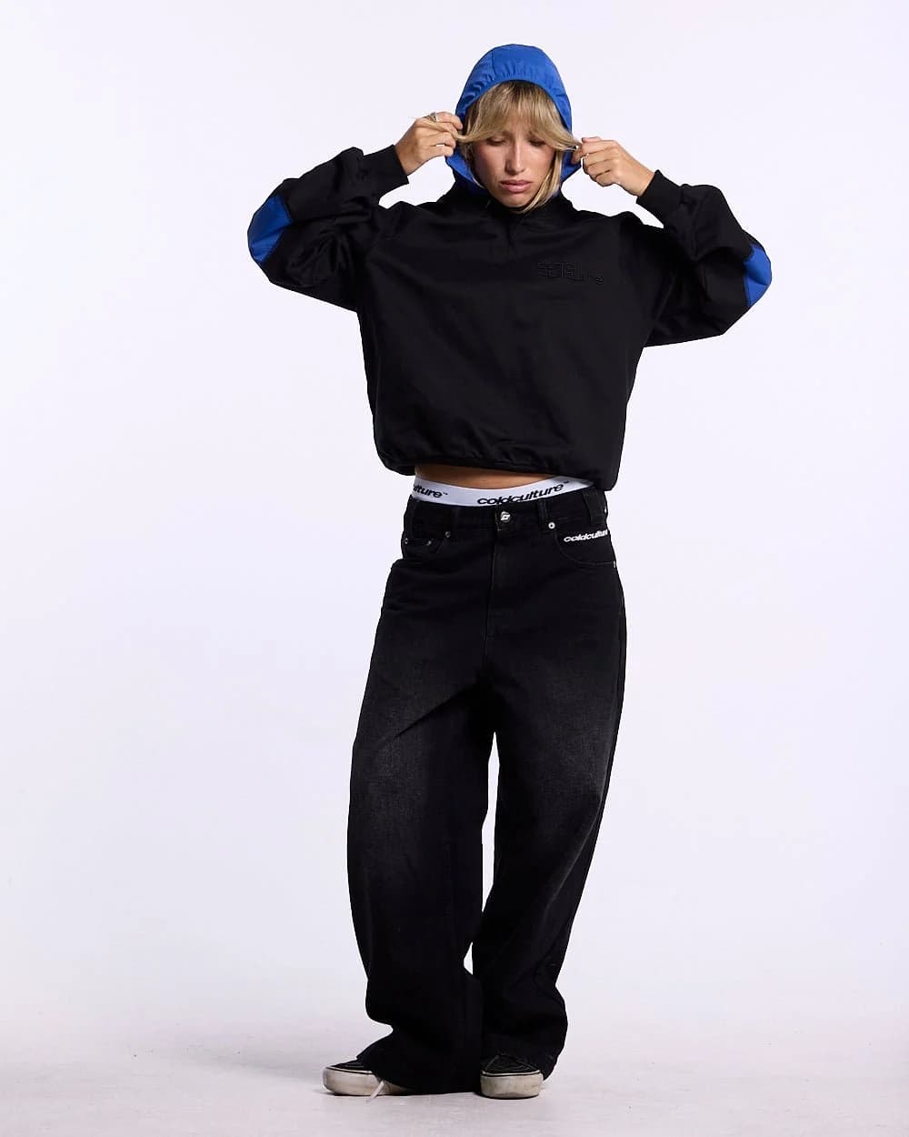 INTERCEPT CREWNECK BLACK AND NAVY 9