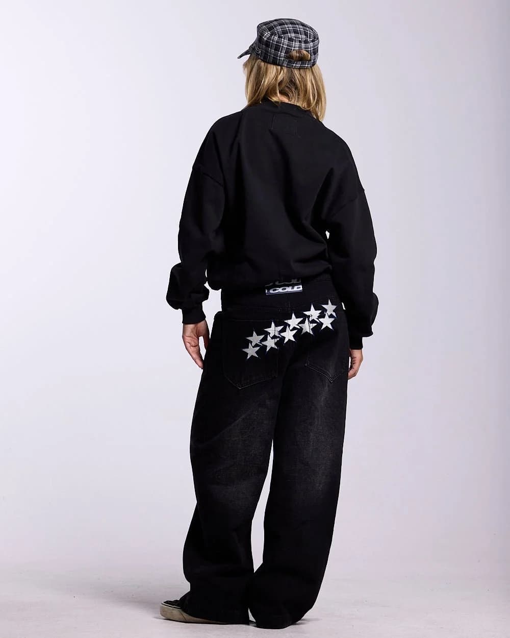 AUTHORITY CREWNECK BLACK 10