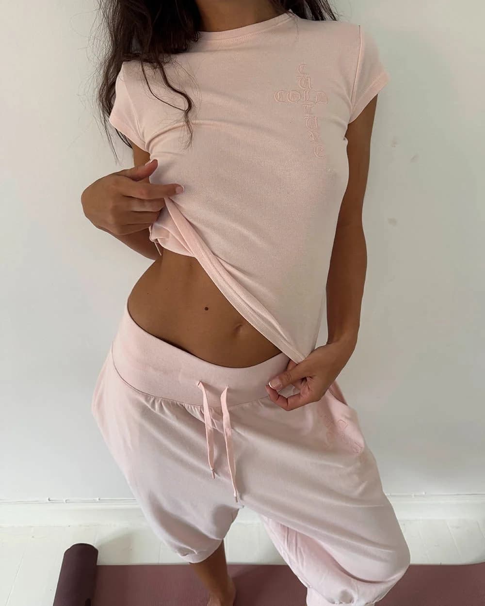 CROSSED CAPRI SWEATPANTS PINK 7