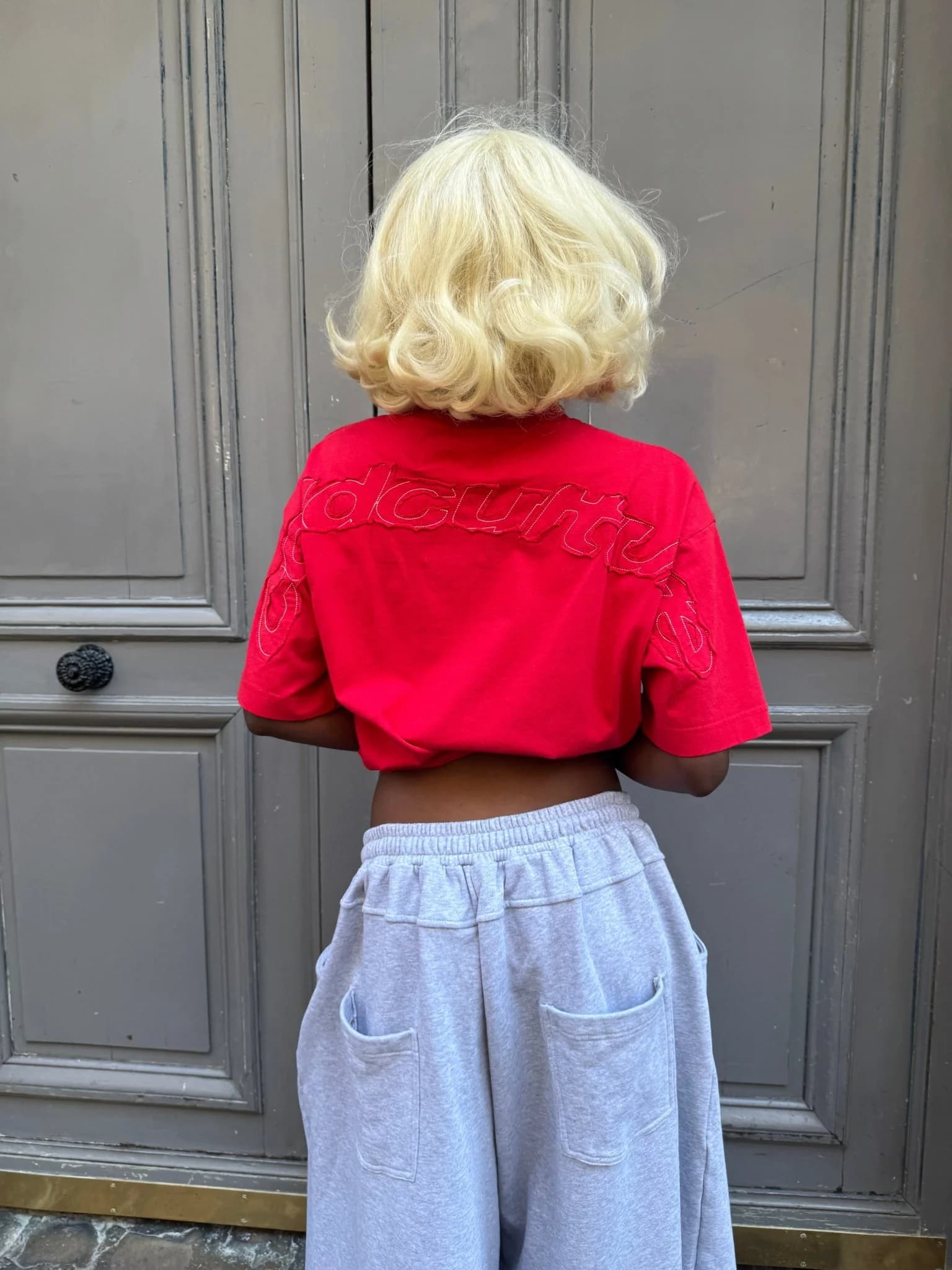DISTRESS CURVED TEE RED 10