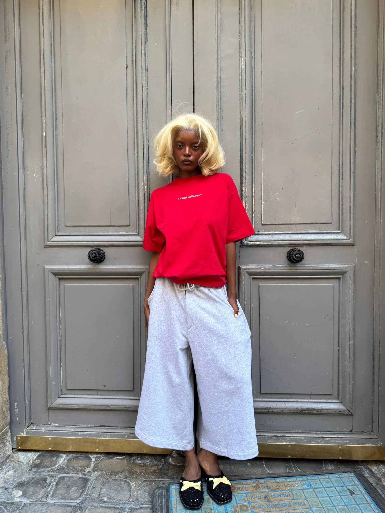 DISTRESS CURVED TEE RED 11