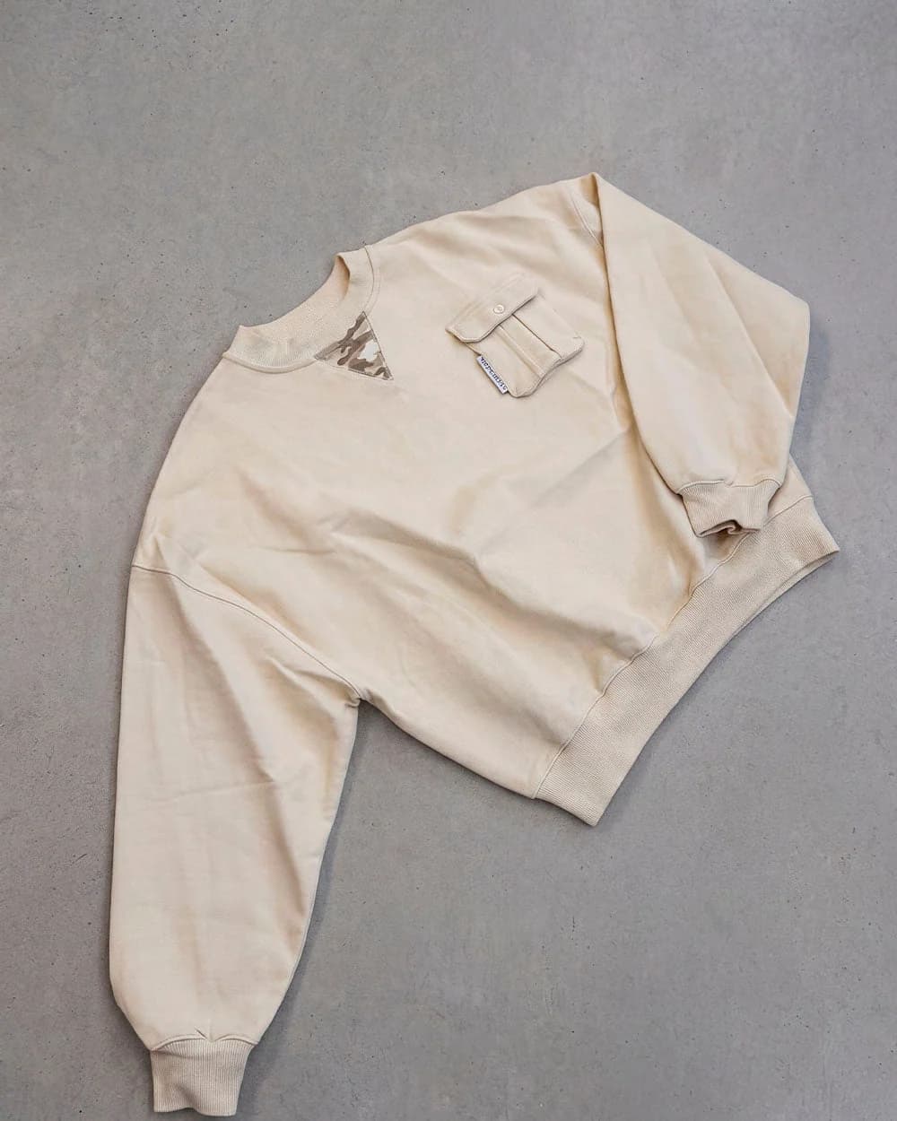 AUTHORITY CAMO CREWNECK CREAM 11