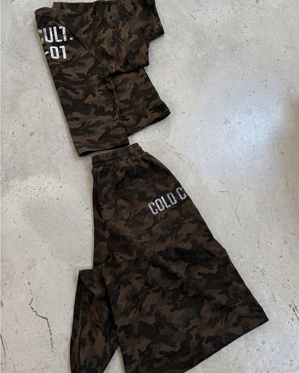 FRONT LINE TEE GREEN 10