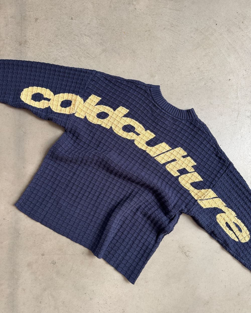 CRUNCHY WAFFLE KNIT NAVY AND YELLOW 12