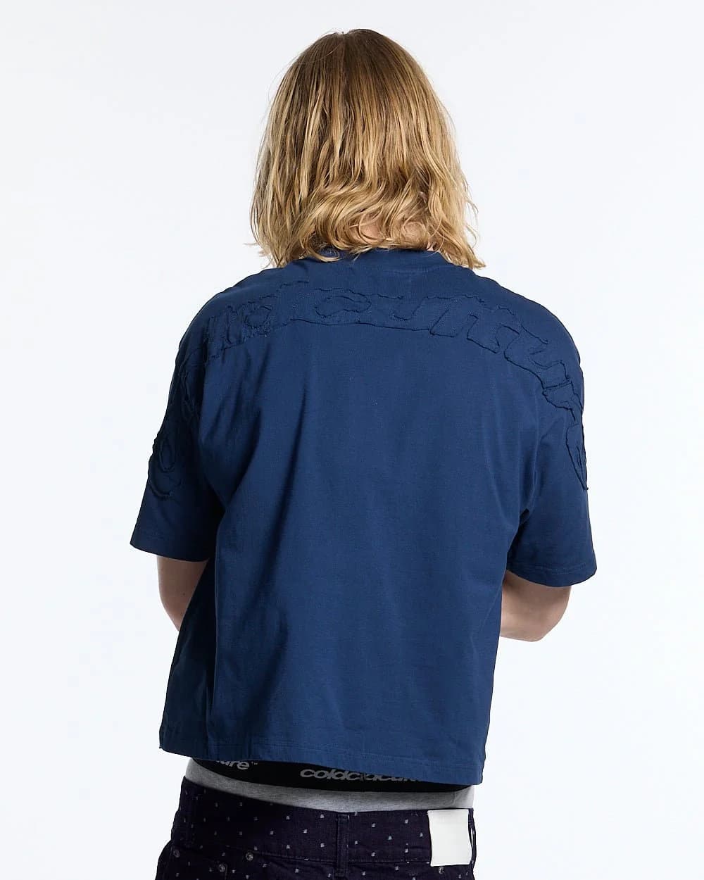 DISTRESS CURVED TEE NAVY by COLD CULTURE