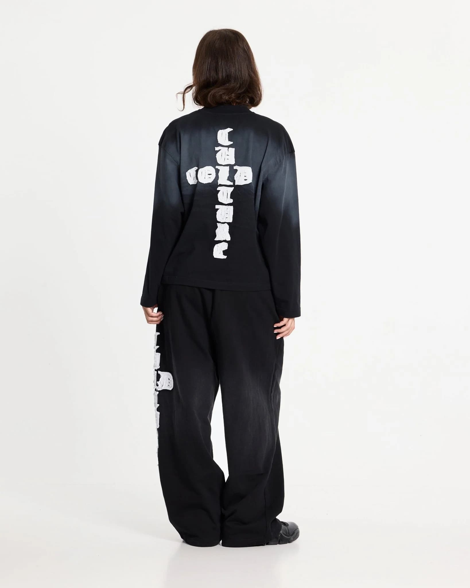 CROSSED LONGSLEEVE BLACK 10