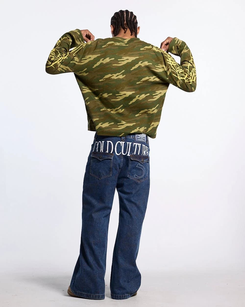 HIDDEN LONGSLEEVE CAMO 6
