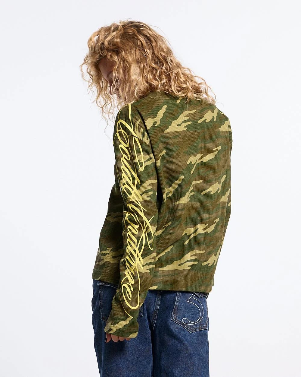 HIDDEN LONGSLEEVE CAMO 8
