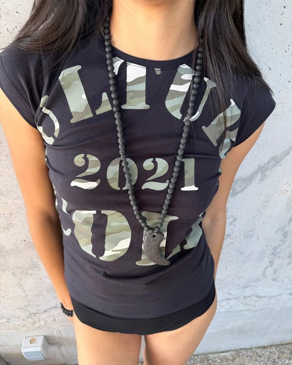 COMMAND BABY TEE BLACK 8