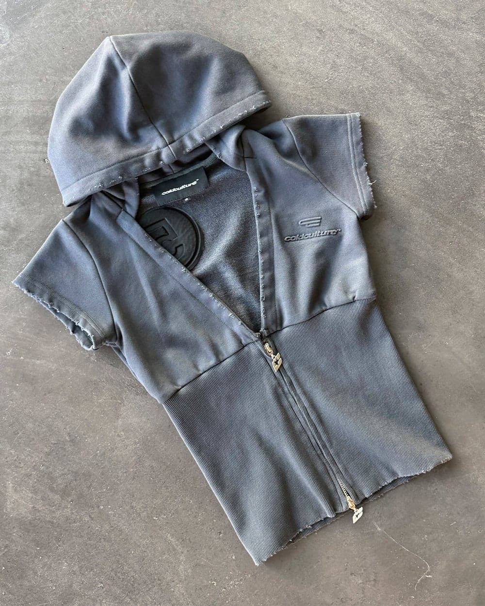 HOODED BABY ZIP TEE DARK GREY 10