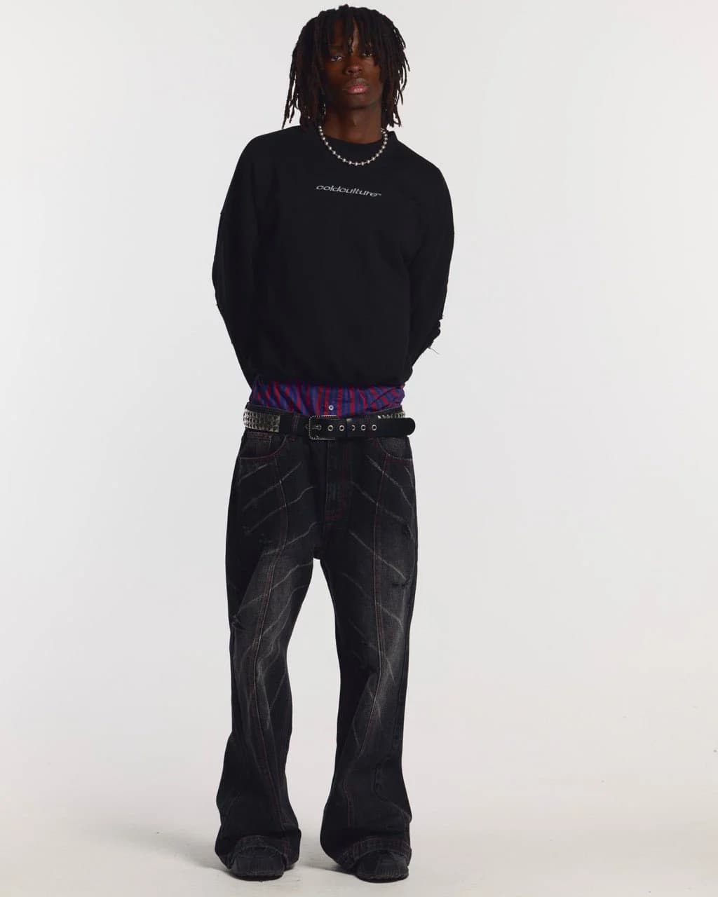 DISTRESS CURVED CREWNECK BLACK 4
