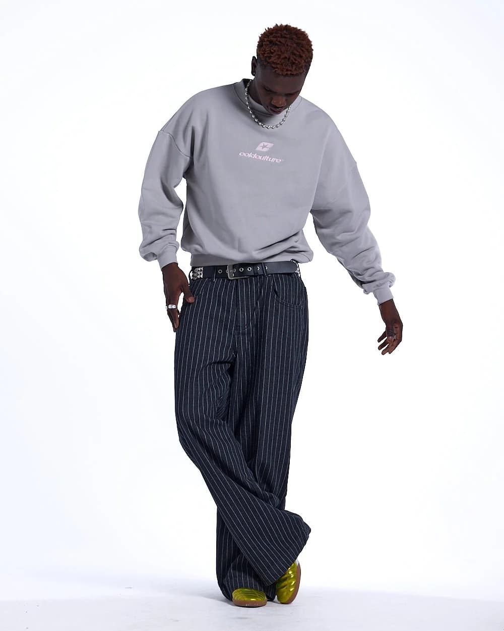 CURVED CREWNECK GREY 4