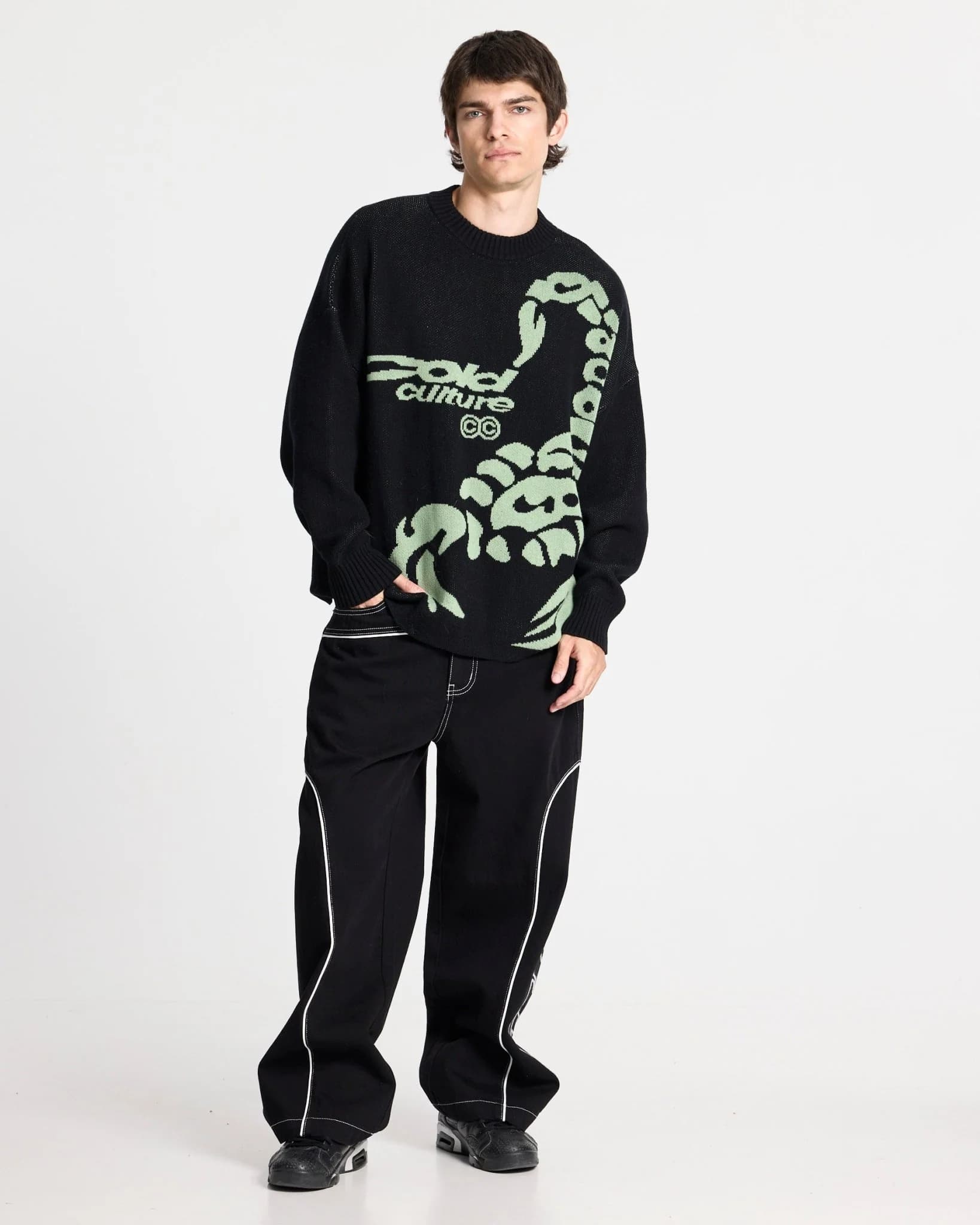 POISON KNIT BLACK AND GREEN 5