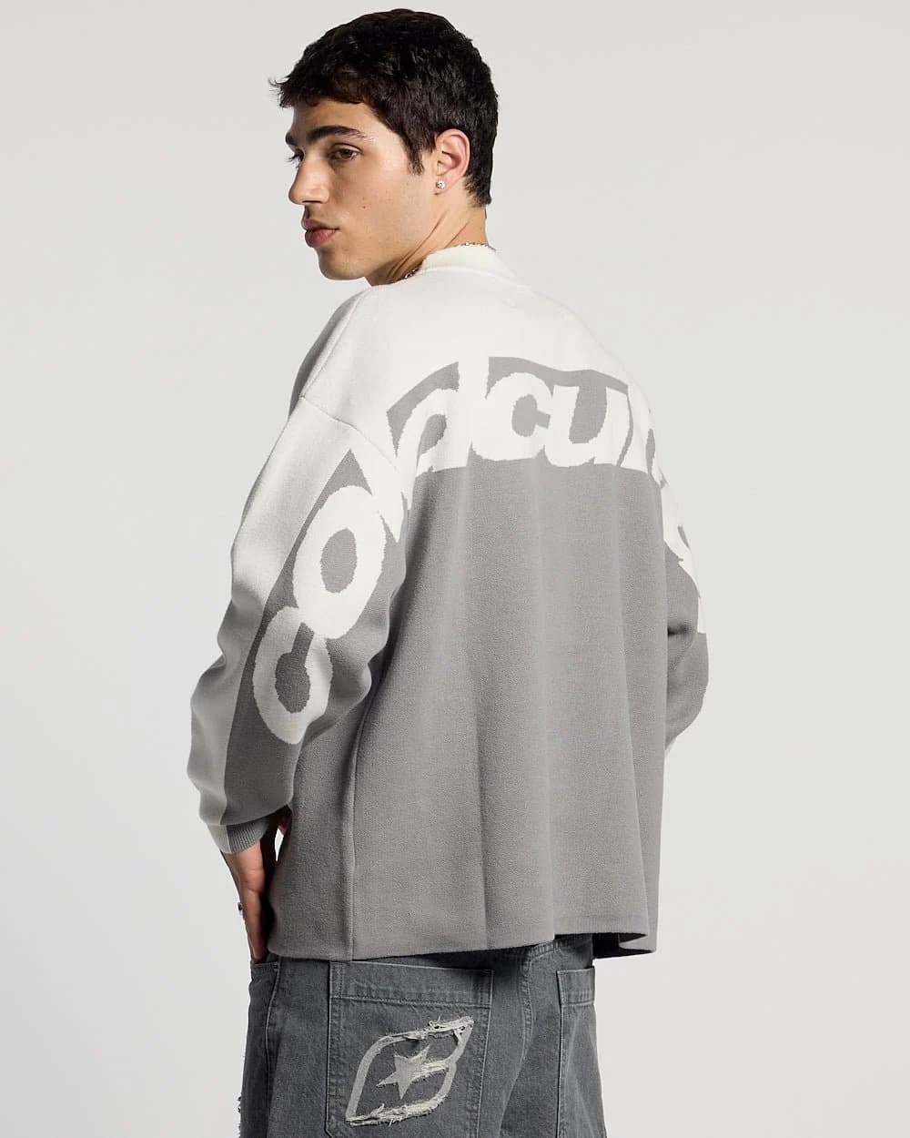 CURVED KNIT GREY & WHITE 3