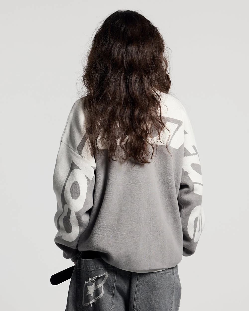CURVED KNIT GREY & WHITE 5