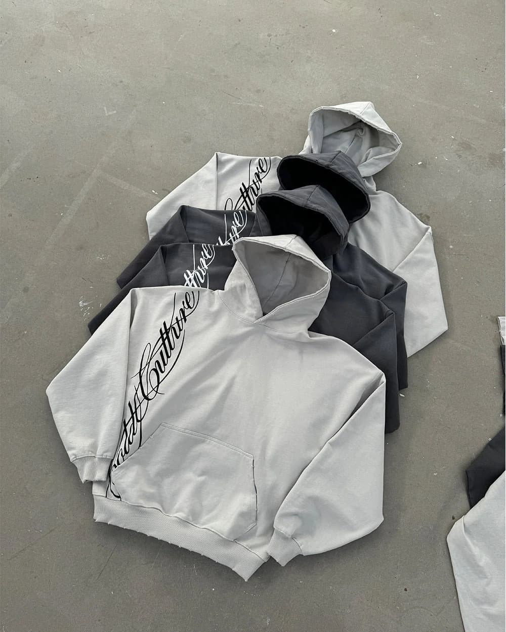 SCRIPT HOODIE ANTRACITE GREY 7