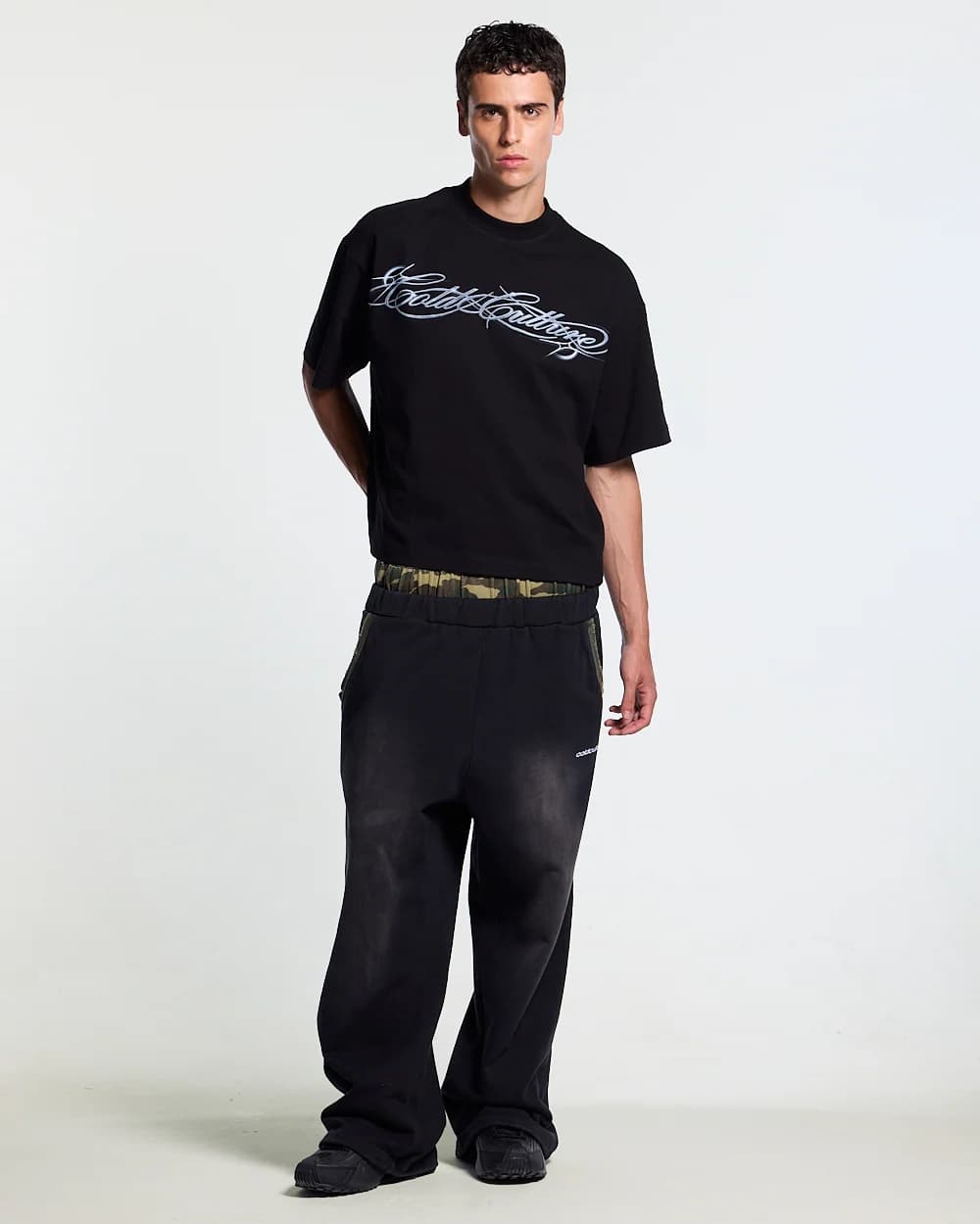 METAL SCRIPT TEE BLACK 5