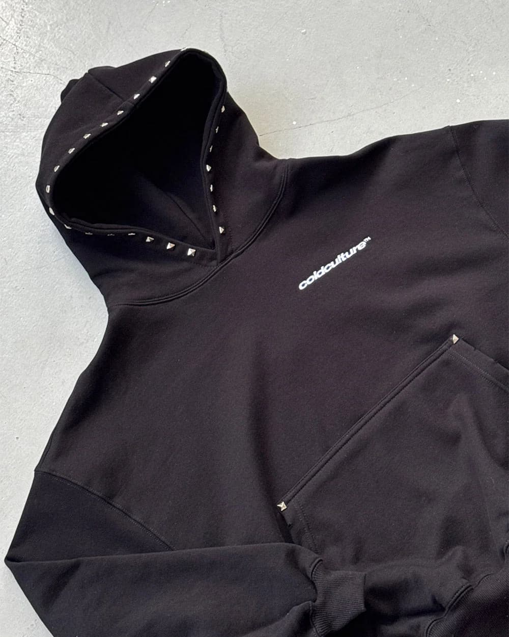 BADGES HOODIE BLACK 8
