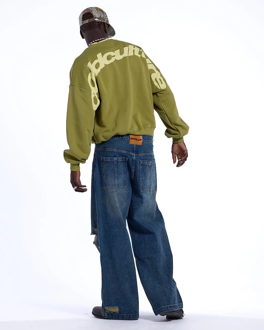 CURVED CREWNECK LIGHT GREEN 4