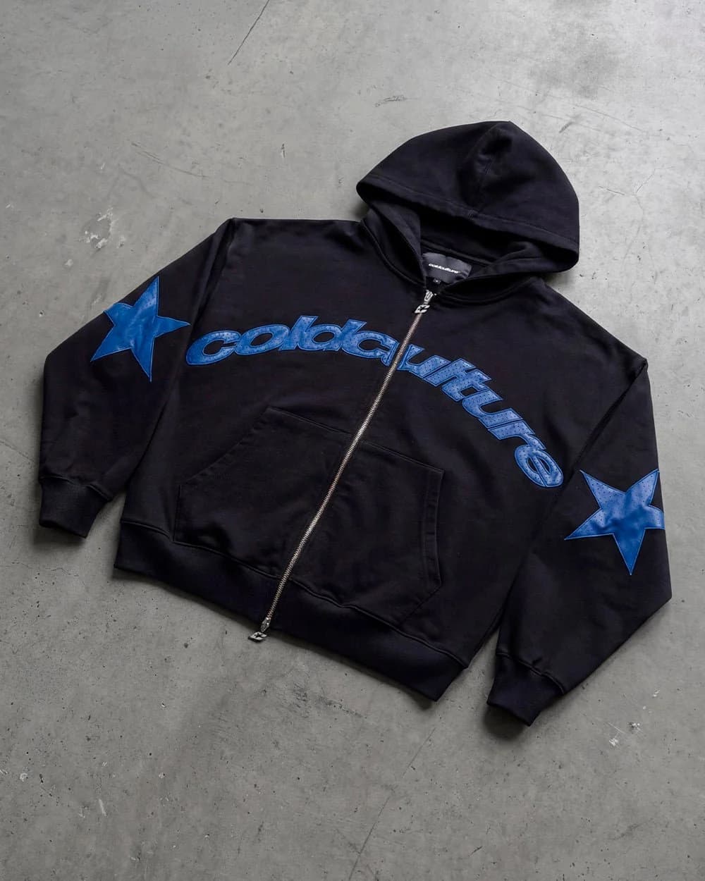 STAR CURVED ZIP HOODIE BLACK 8