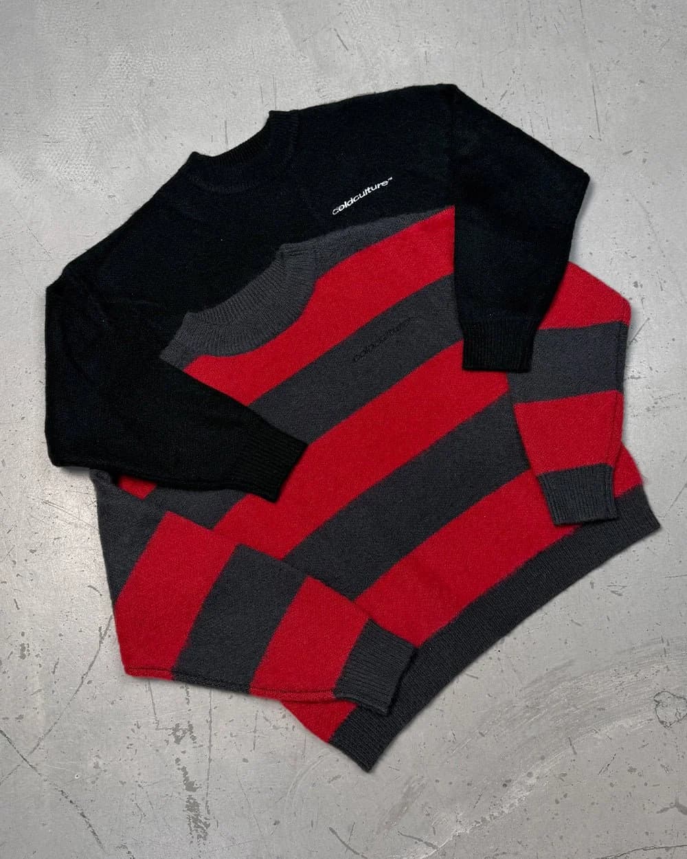 FLUFFY FUR KNIT BLACK & RED 8