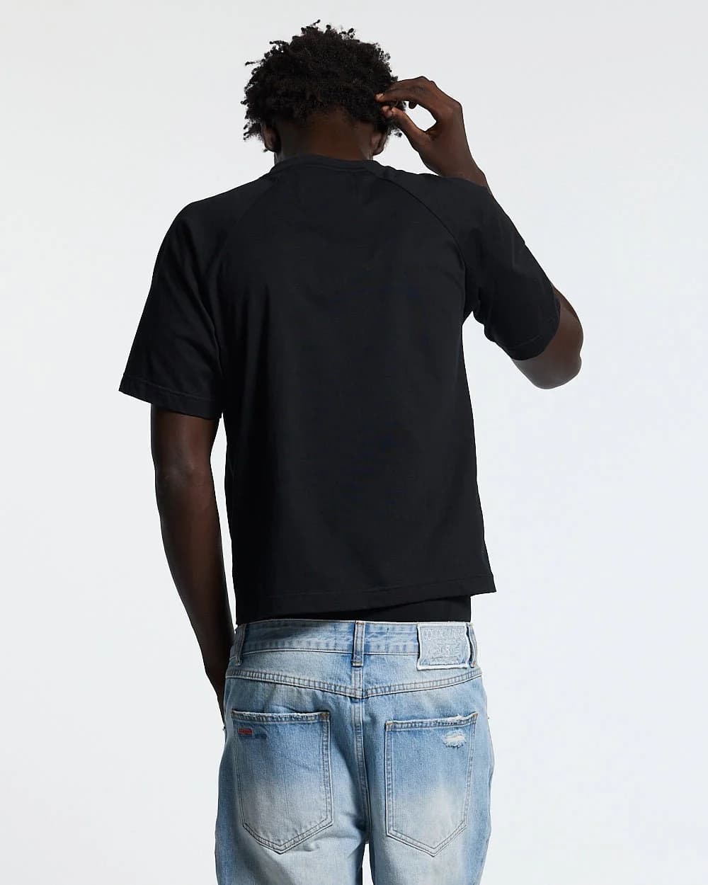 UNIT 05 TEE BLACK by COLD CULTURE