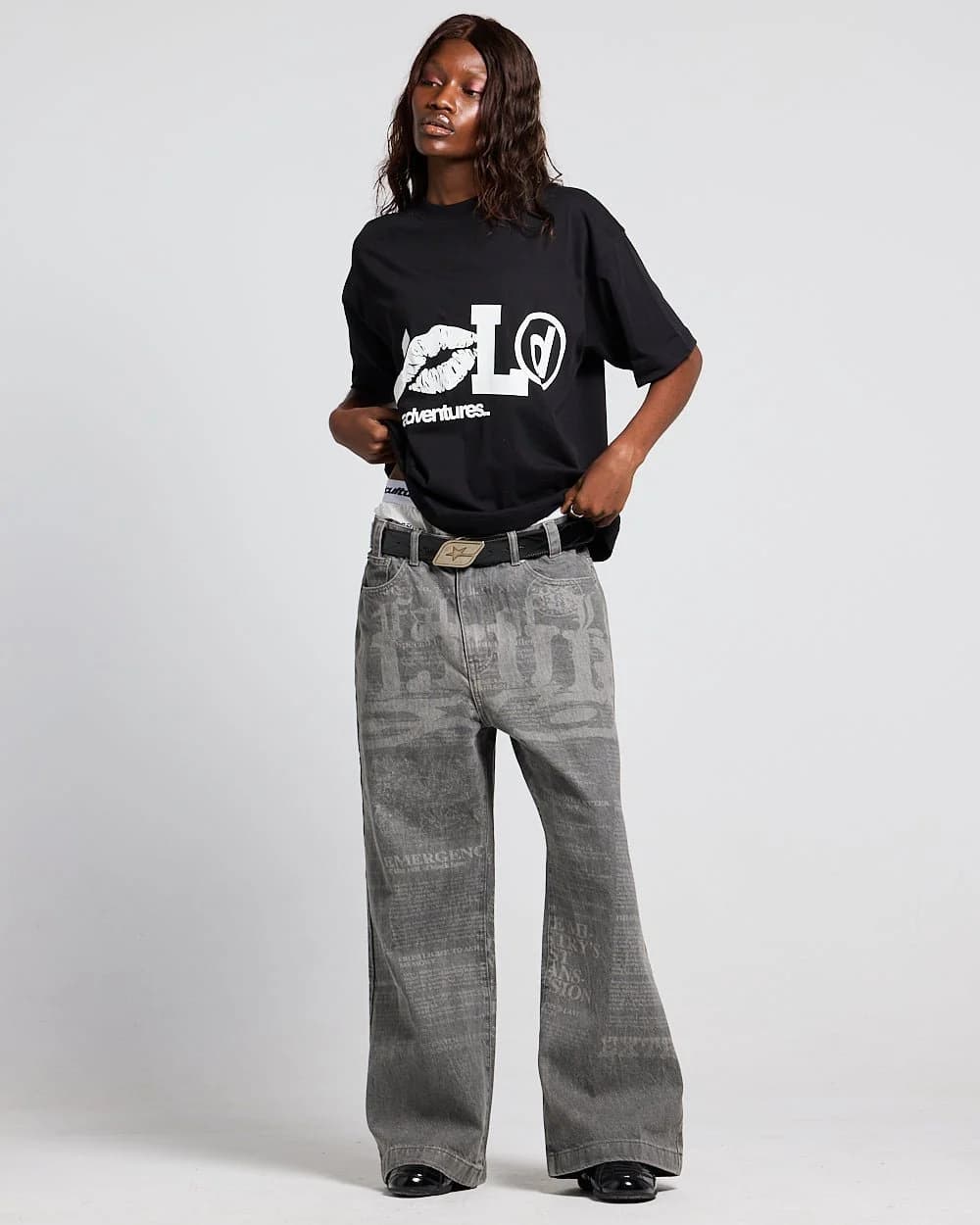 ADVENTURES TEE BLACK & WHITE 5