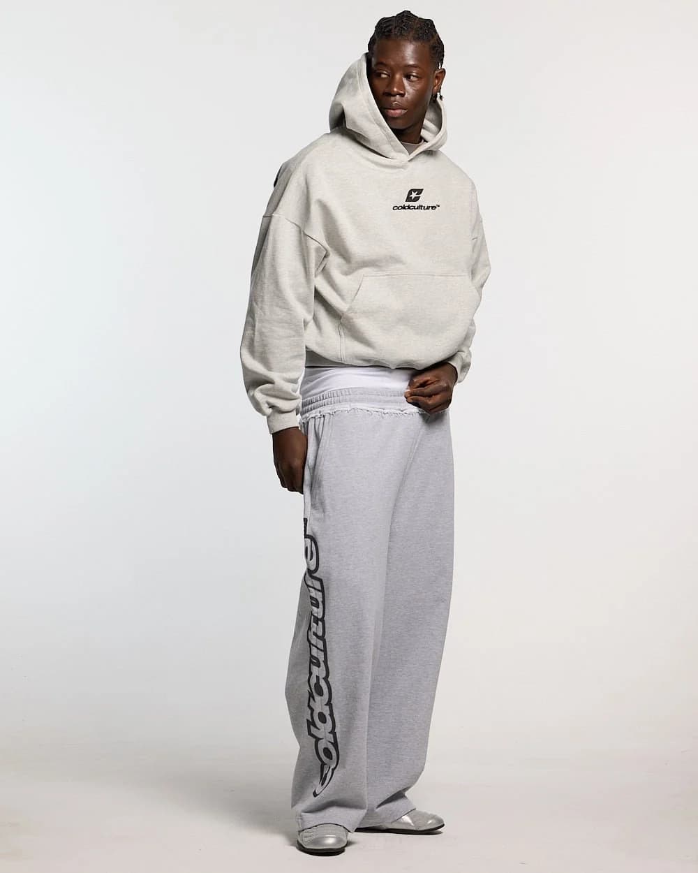 CURVED HOODIE HEATHER GREY 4