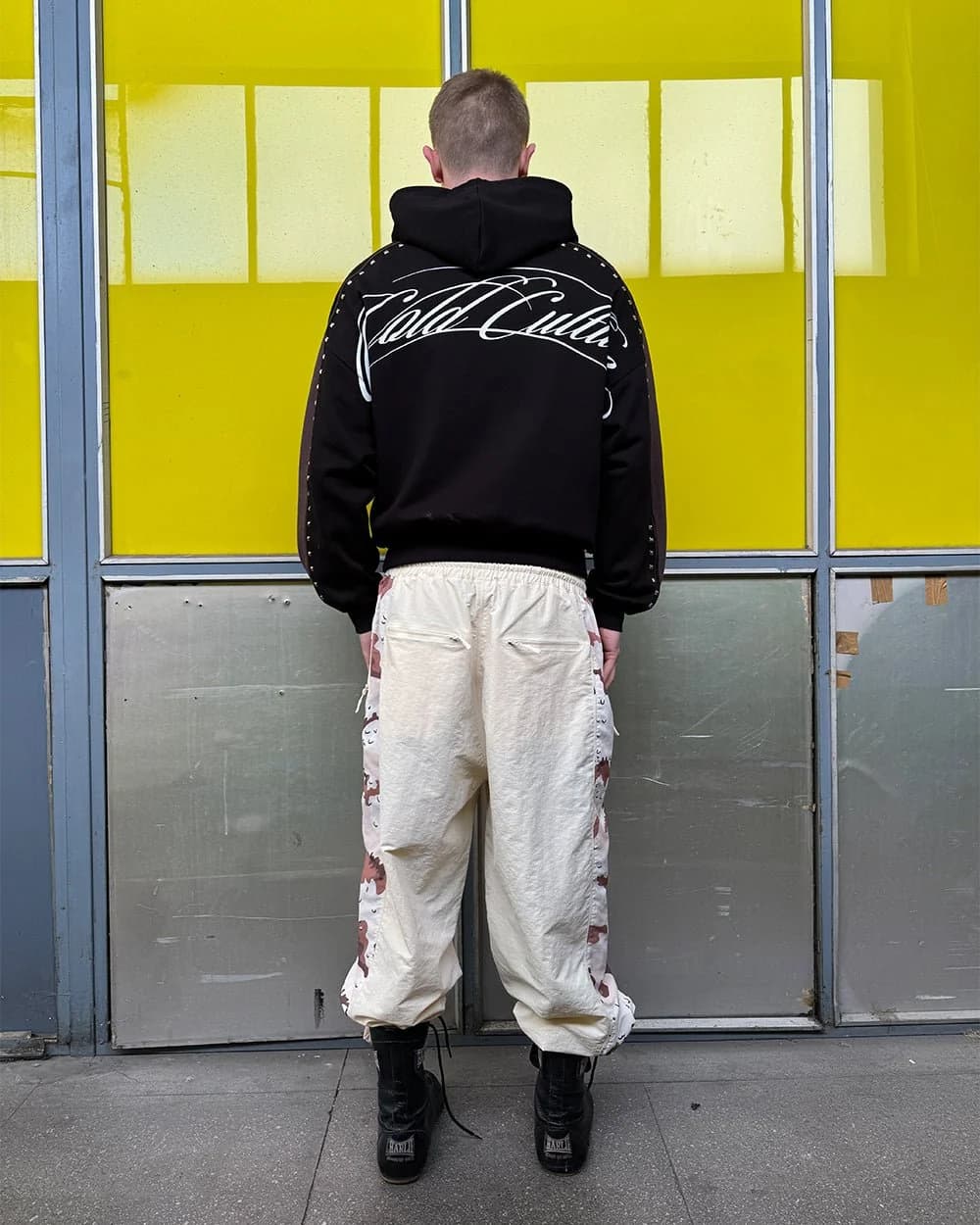 SCRIPT STUDS HOODIE BLACK 8