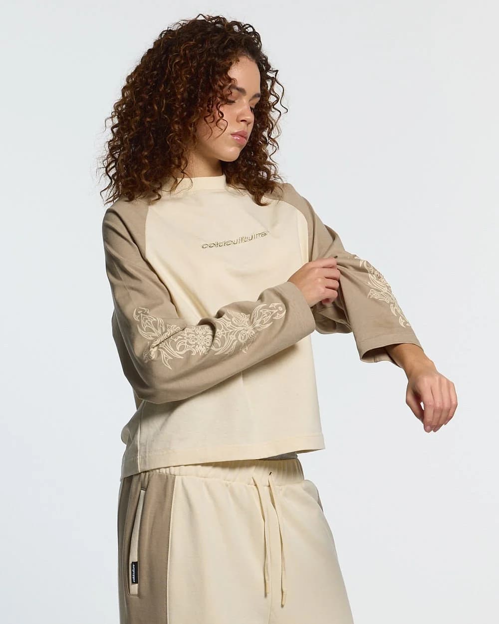 TRIBAL LONGSLEEVE GREY & OFF WHITE 5