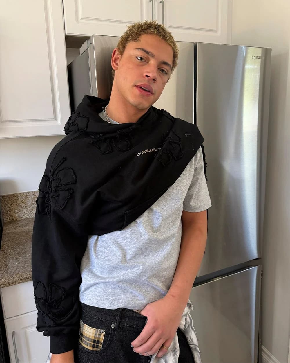 FAKE LOVE HOODIE BLACK 7
