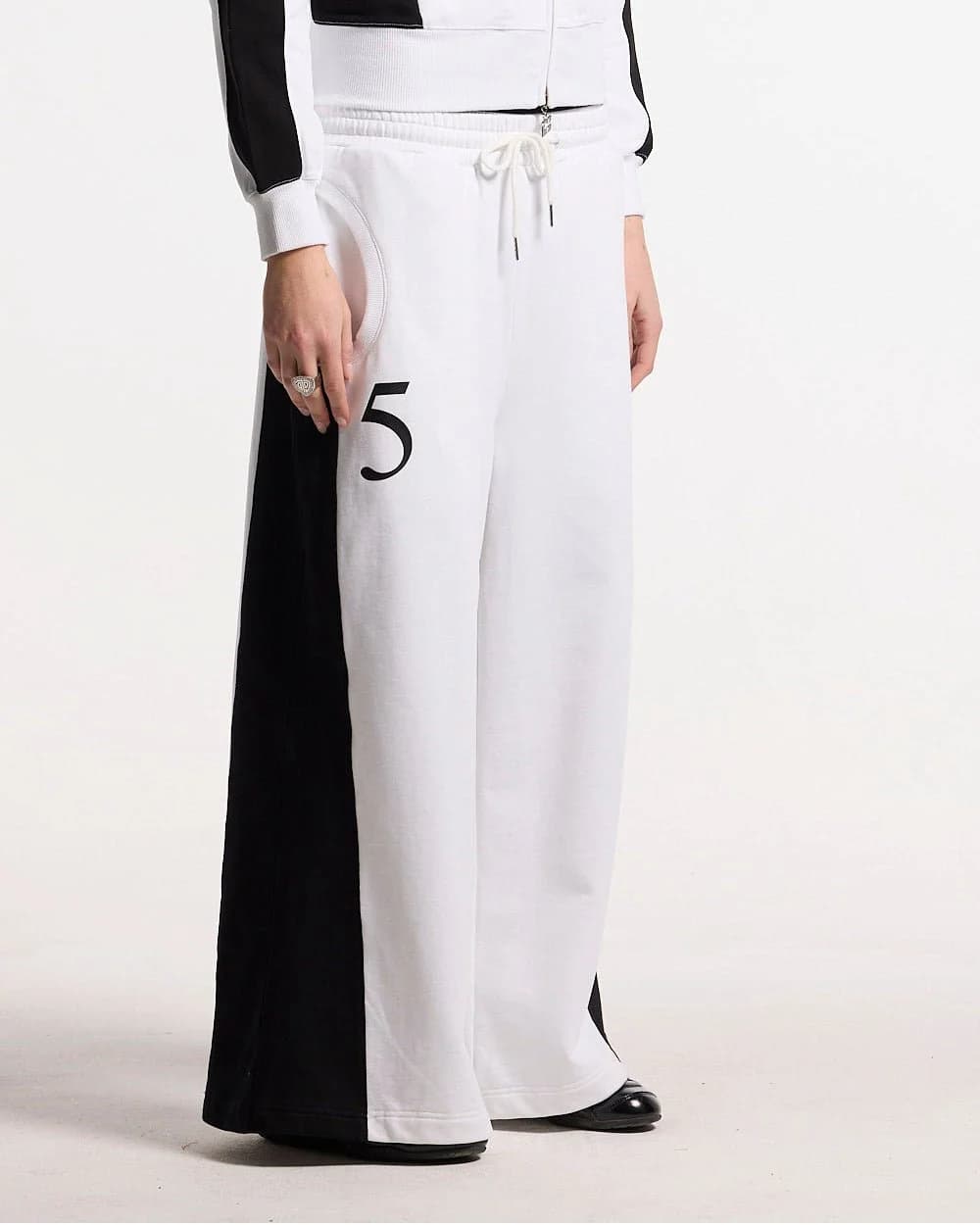 NIA SET SWEATPANTS WHITE & BLACK 3