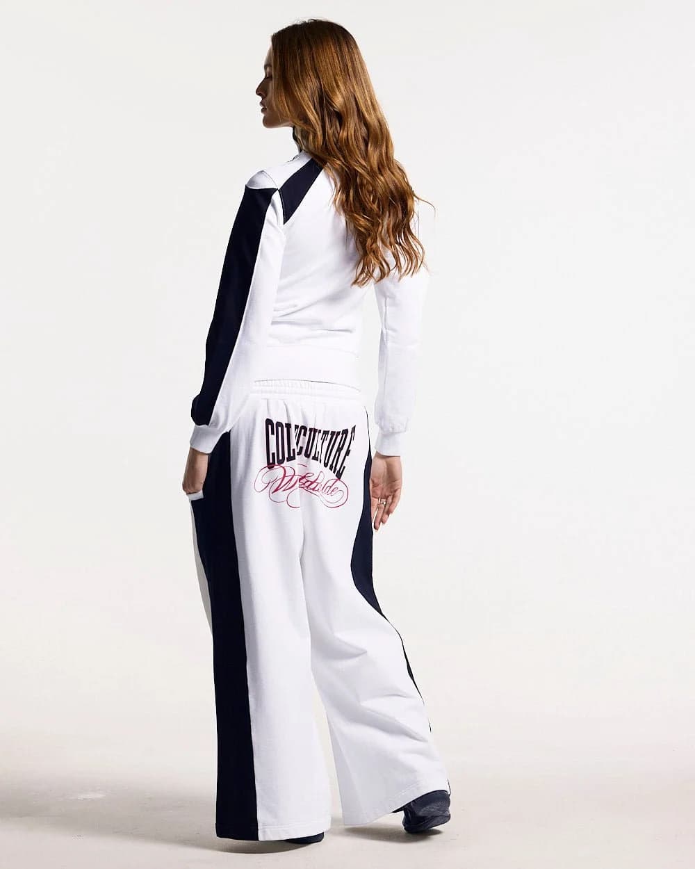 NIA SET SWEATPANTS WHITE & BLACK 5