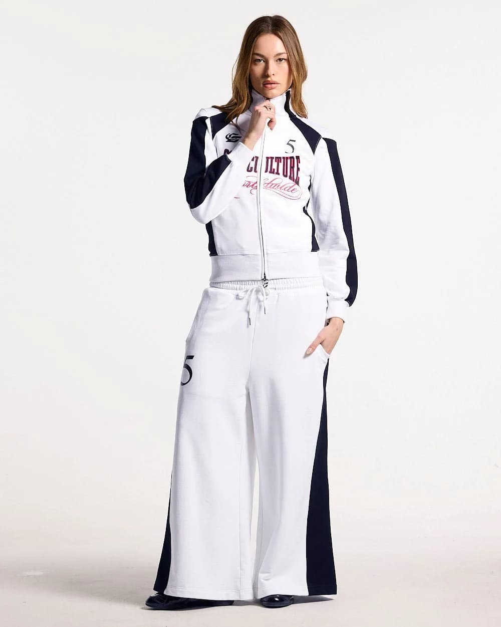 NIA SET SWEATPANTS WHITE & BLACK 6