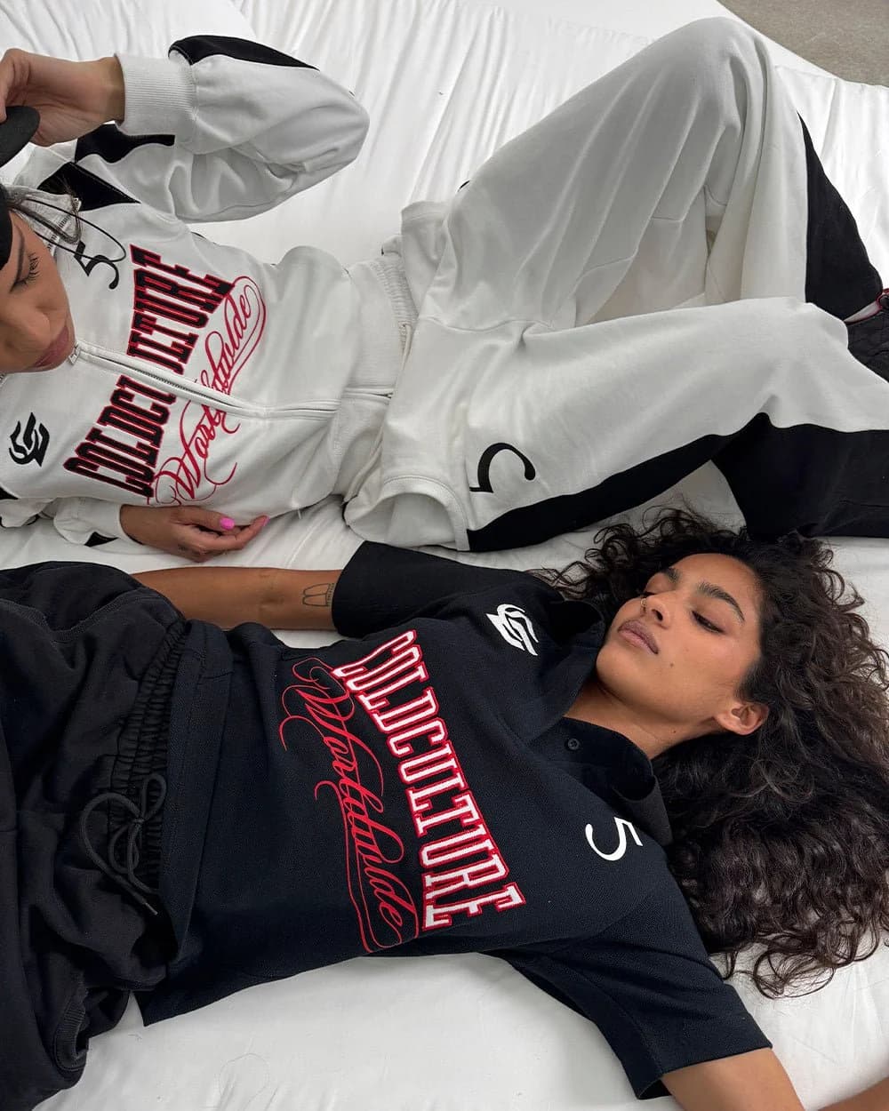 NIA SET SWEATPANTS WHITE & BLACK 9