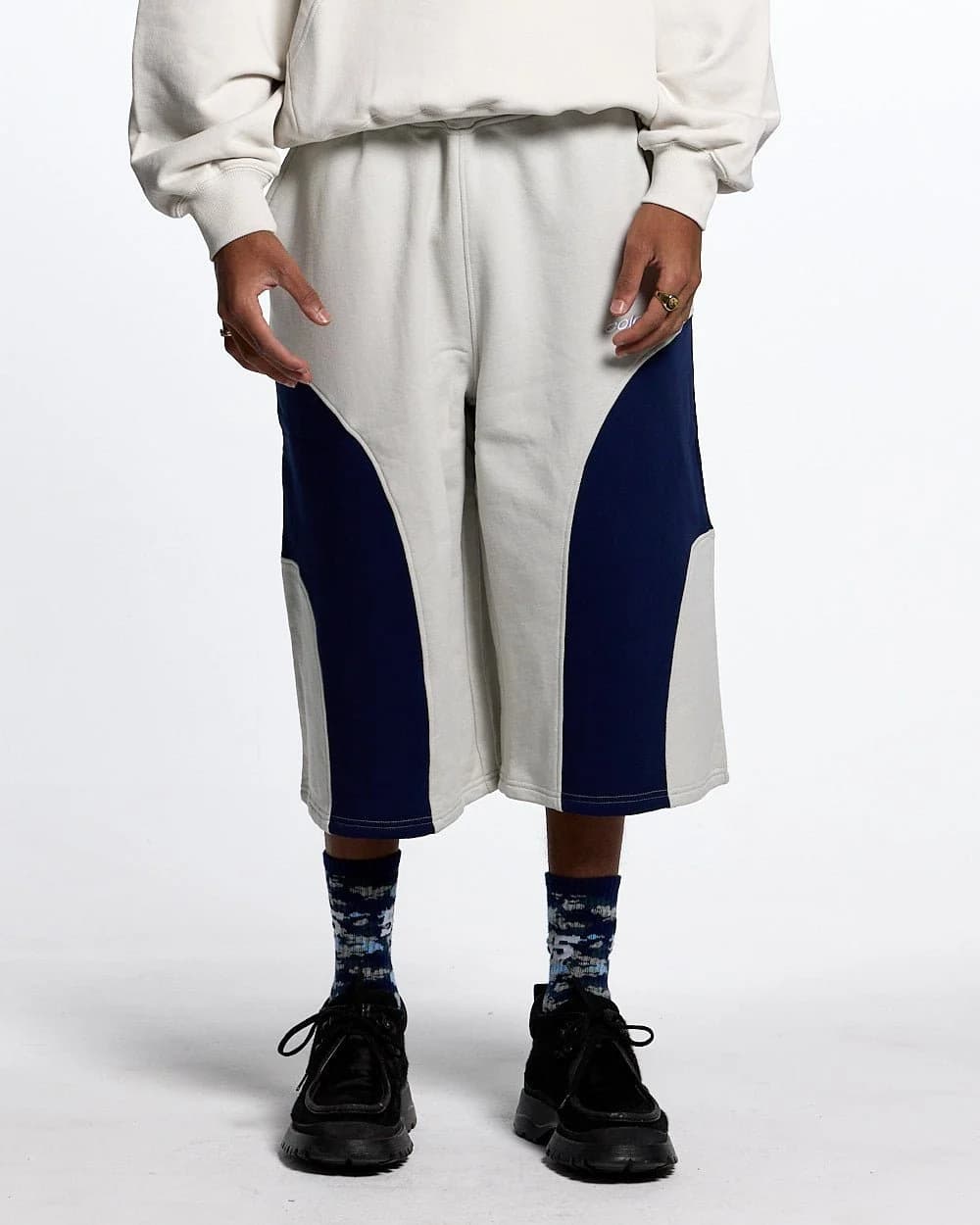 55 SWEAT SHORTS LIGHT GREY by COLD CULTURE