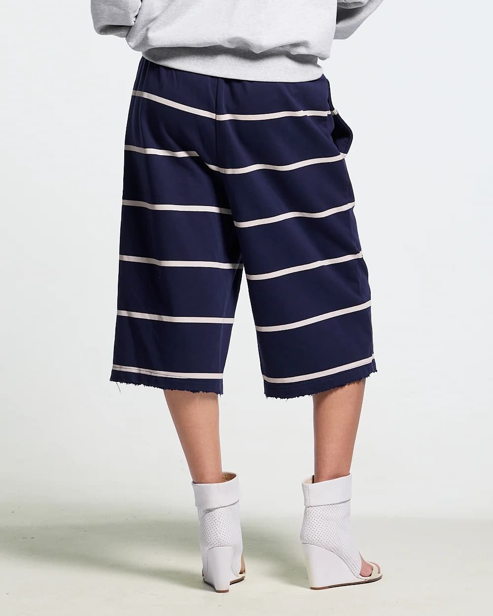 STALLION SHORT SWEATPANTS NAVY by COLD CULTURE