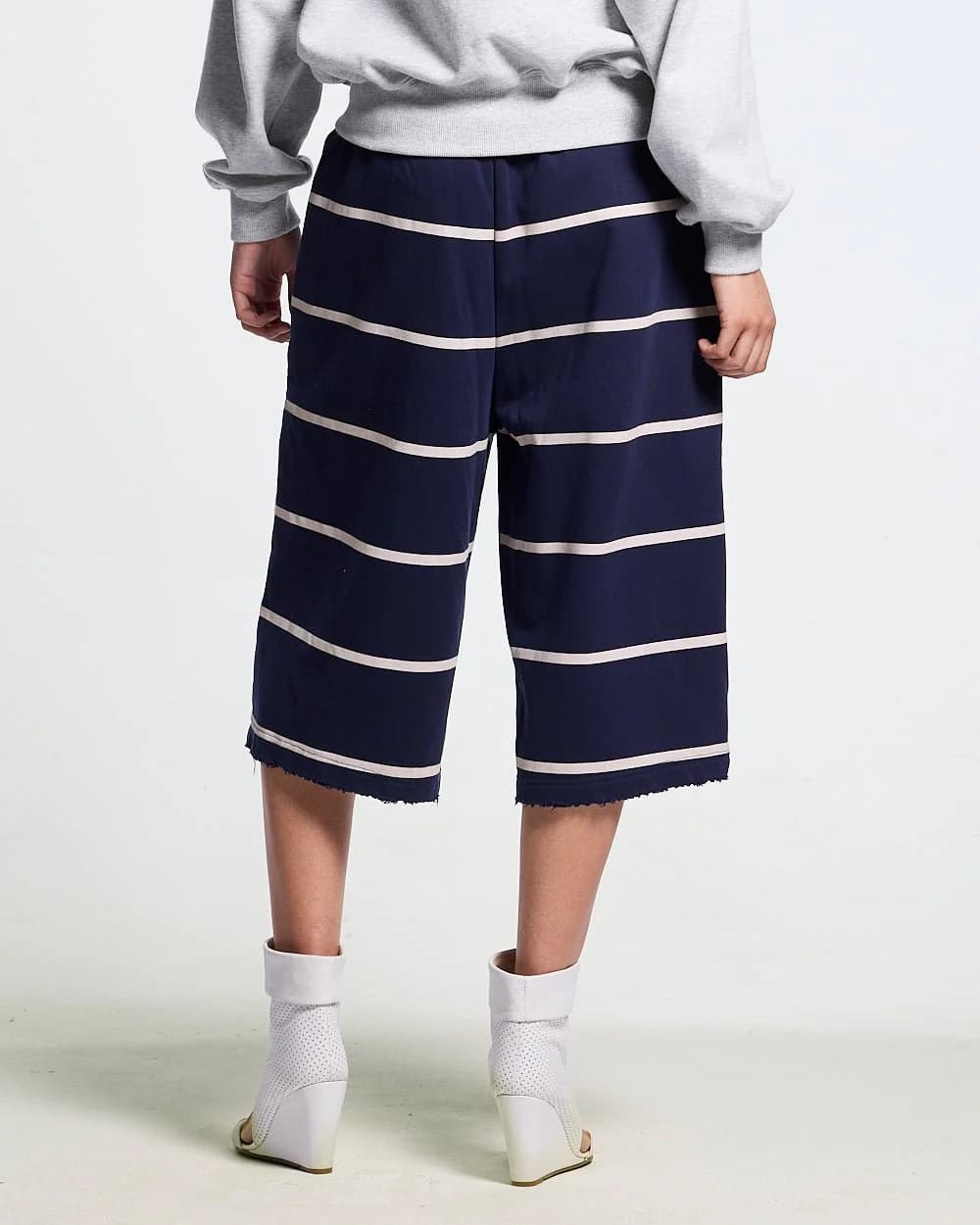 STALLION SHORT SWEATPANTS NAVY by COLD CULTURE