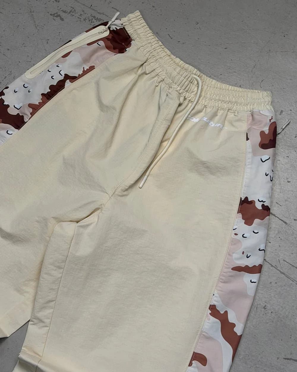 SPIDER PANTS BEIGE & CAMO 14