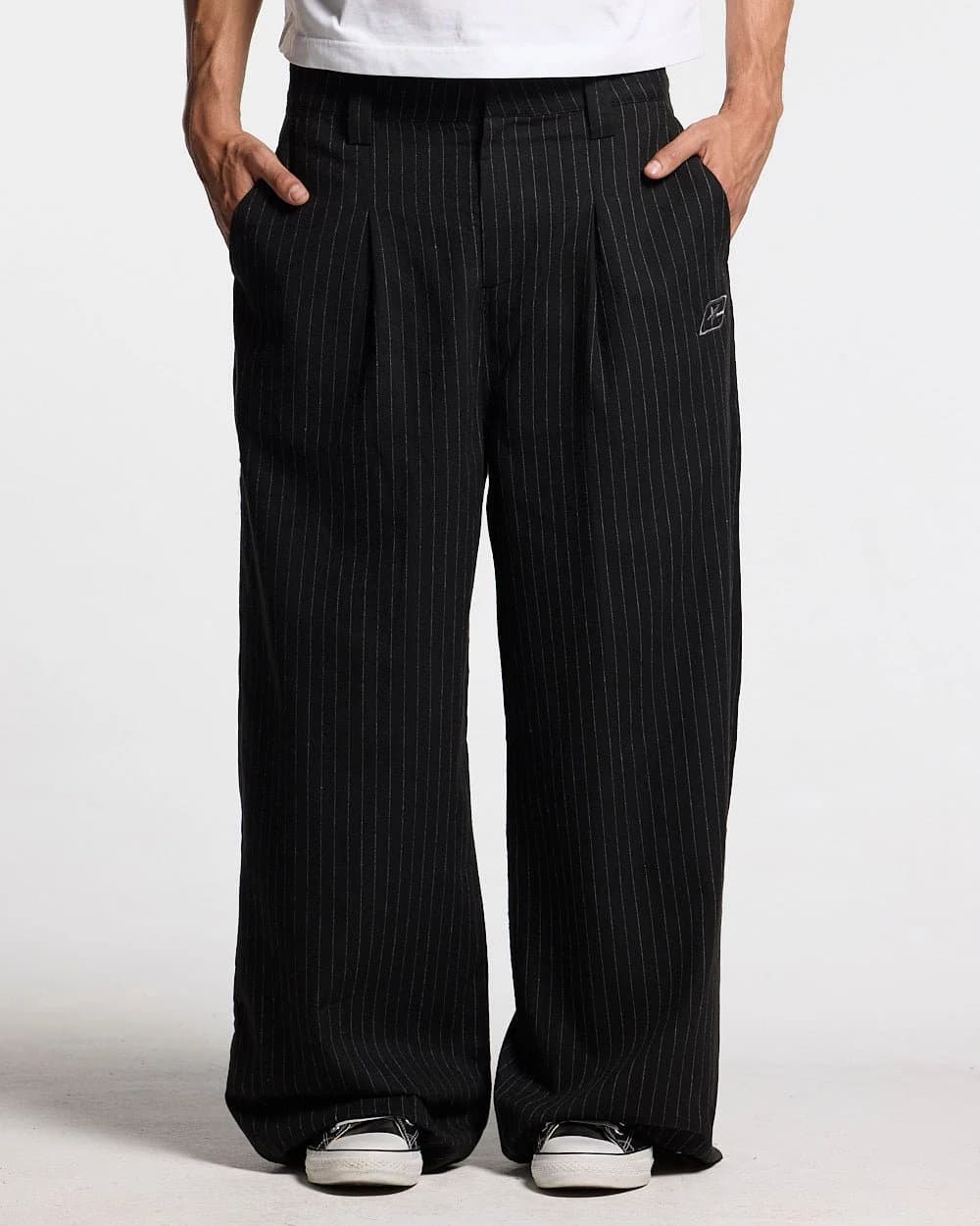 SEAM EFFECT LINE PANTS BLACK 4