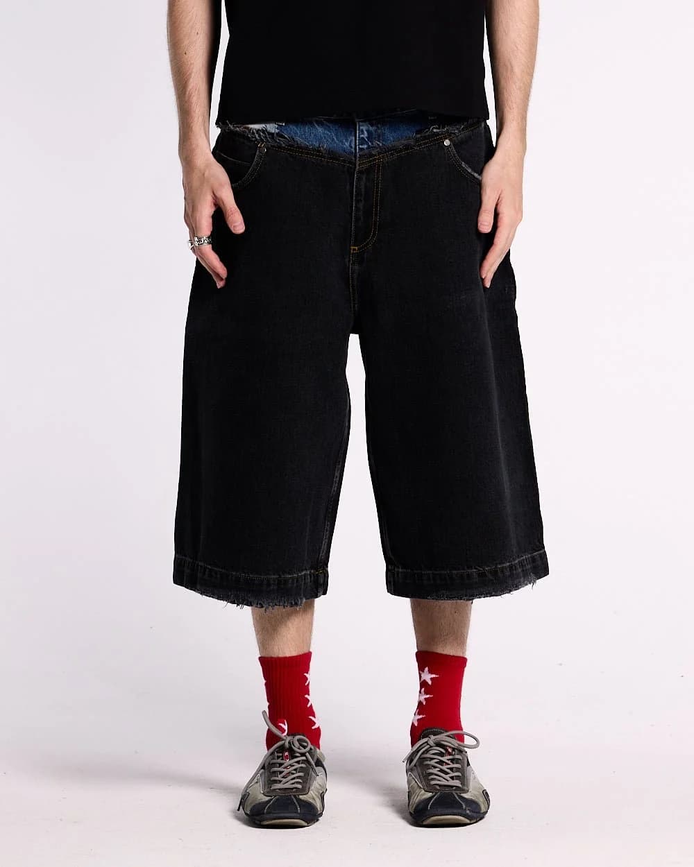 DARK SEA SHORT 4