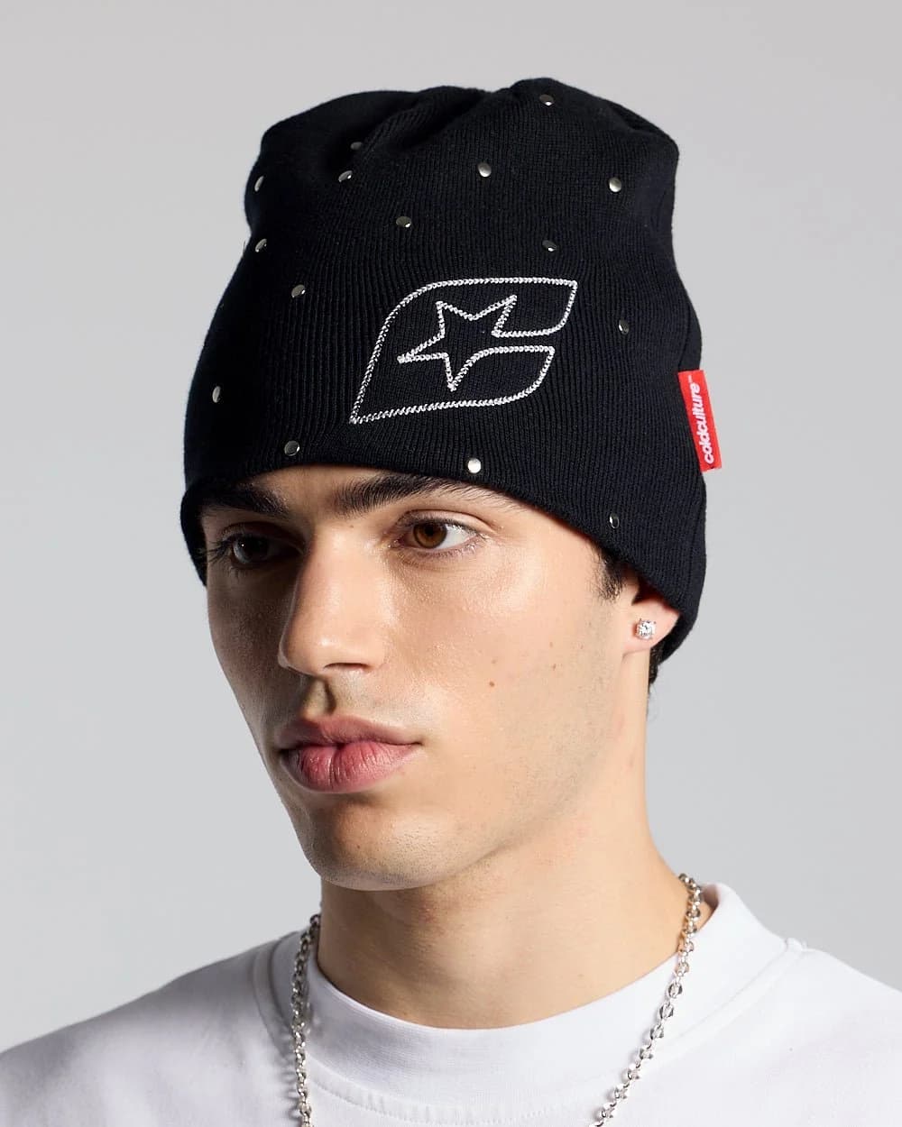 STUDS BEANIE BLACK 3