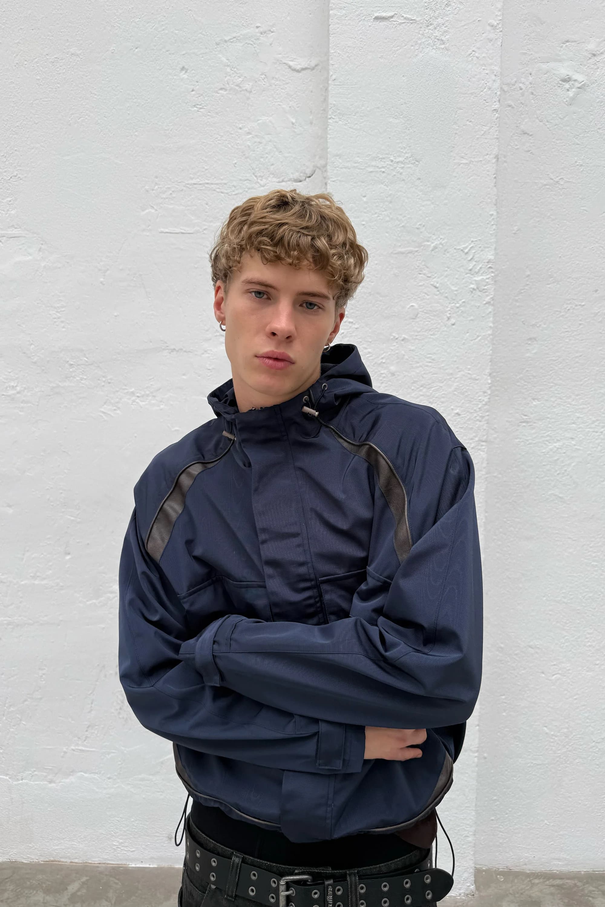 Woody Navy Essential Windbreaker 6