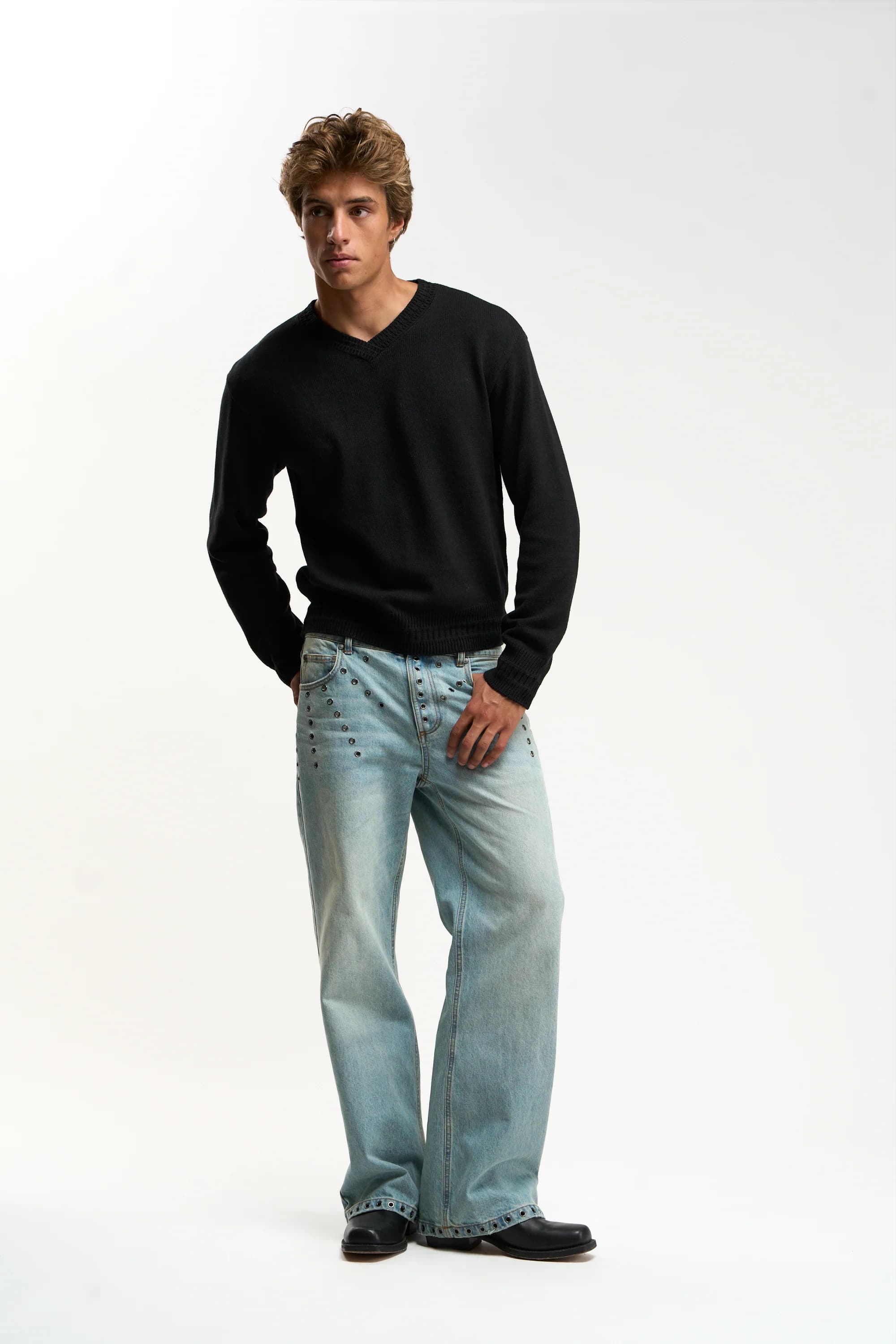 Nova Dark Knit 2