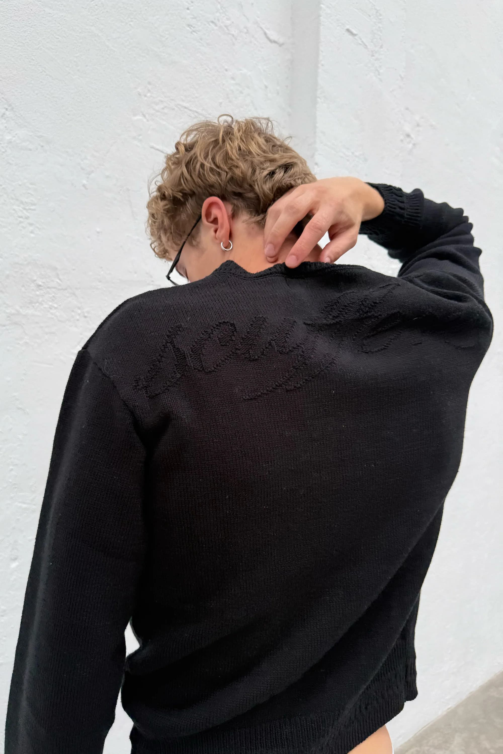 Nova Dark Knit 4