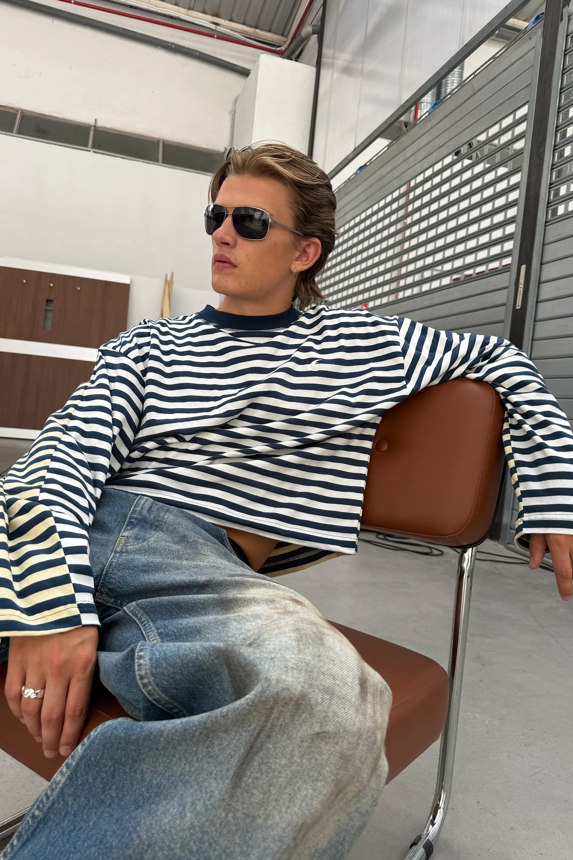 Carpet Navy Longsleeve 5