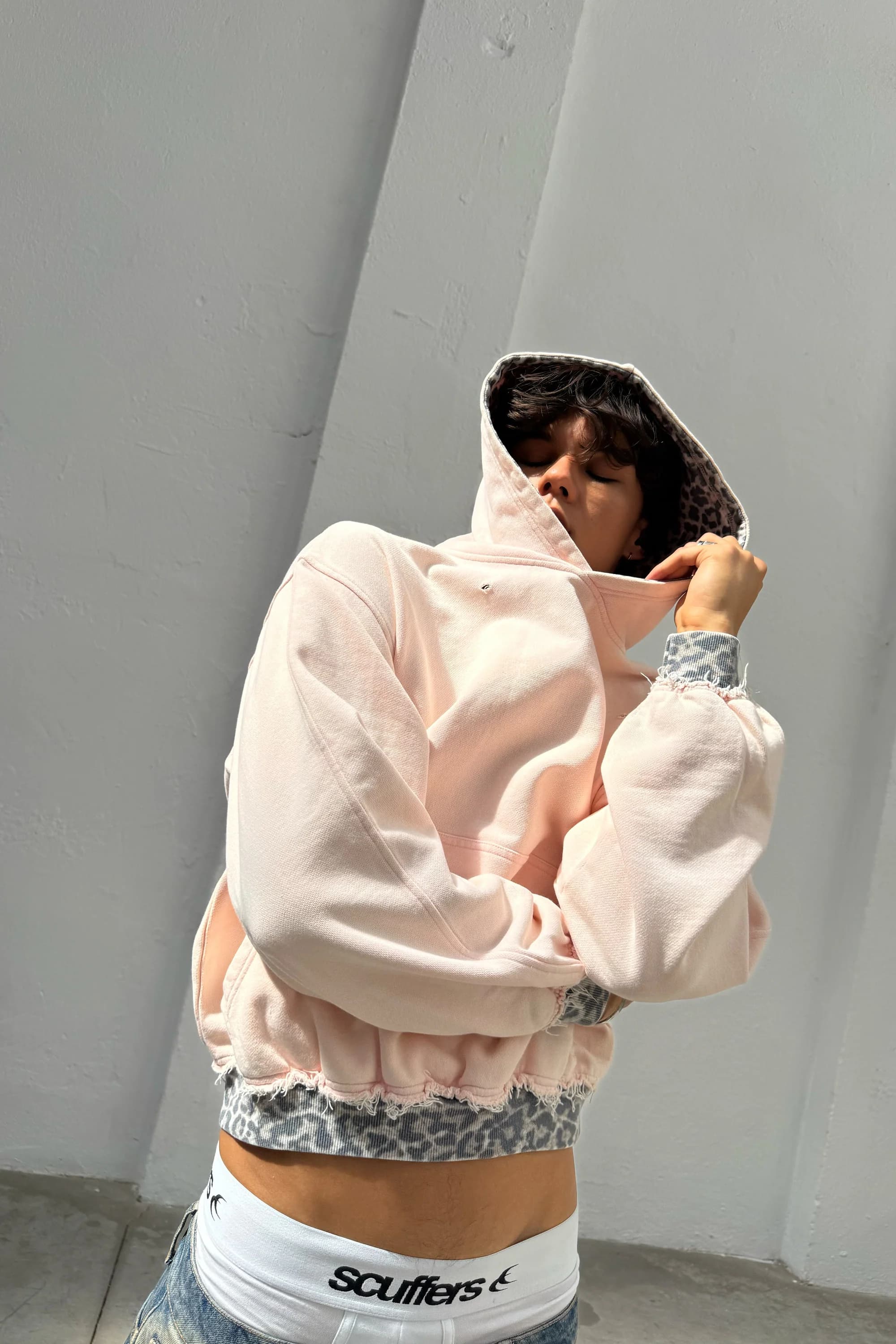 Leo Light Pink Hoodie 4